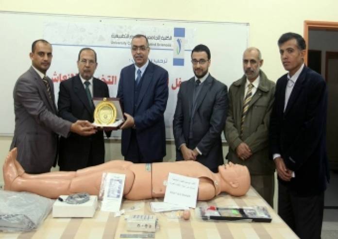 إتحاد الأطباء العرب بفلسطين يحتفل بافتتاح مشروع تطوير مختبر الإنعاش والتخدير بالكلية الجامعية للعلوم التطبيقية