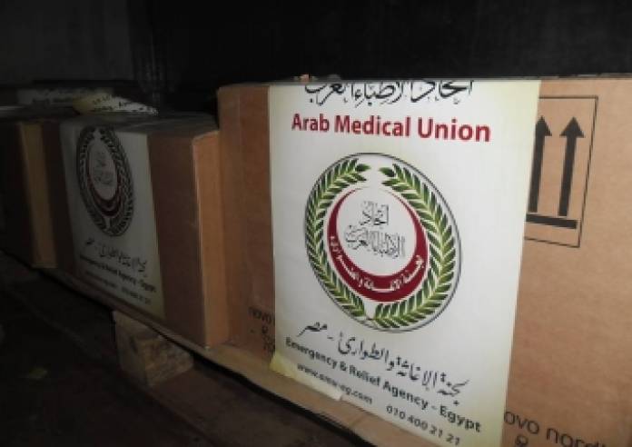 قدرت بأكثر من نصف مليون جنيه مصري .. اتحاد الأطباء العرب يقدم أدوية للقطاع الصحي في غزة