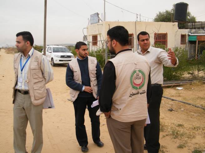 لجنة الإغاثة والطوارئ باتحاد الأطباء العرب تقوم بجولة زيارات ميدانية لمناطق جنوب القطاع