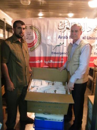 لجنة الإغاثة تدخل مساعدات طبية بقيمة مليون دولار